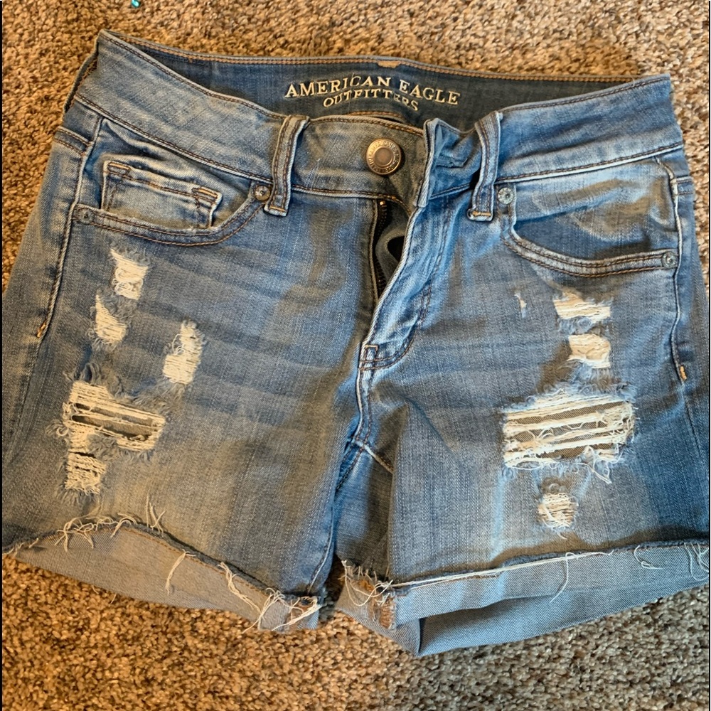 AEO super super stretch distressed midi shorts